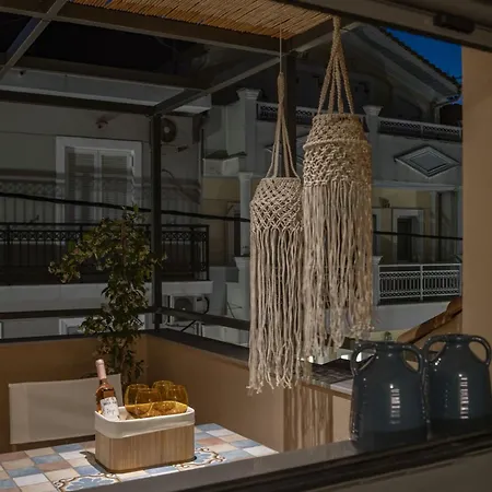 Elegant - 250m From Solomos Square Apartamento